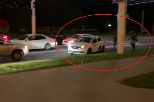 Tài xế taxi giúp người biểu tình thoát khỏi cảnh sát ở Belarus