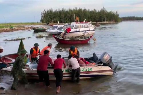 Gặp nạn trên biển
