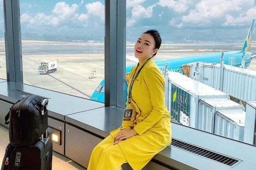 Nhan sắc và thu nhập 'khủng', nữ tiếp viên trưởng lọt tầm ngắm CĐM