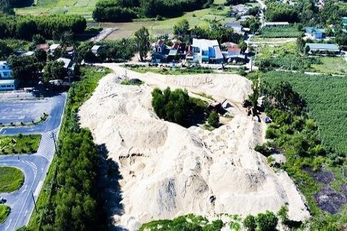 Bãi tập kết cát gây ô nhiễm môi trường ở Quảng Ngãi: Xã chỉ 'hành động' khi dân kêu vì sống không nổi