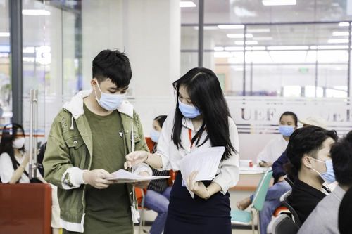Trường ĐH Công nghệ TPHCM, ĐH Kinh tế Tài chính TPHCM công bố điểm chuẩn bằng ĐGNL
