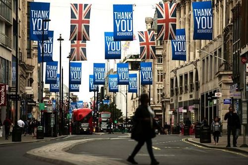 Anh liên tiếp 'phá kỷ lục' số ca mắc mới COVID-19, London được cân nhắc 'phong tỏa'