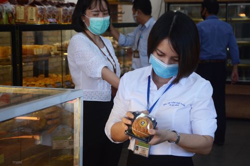 Tăng cường kiểm tra các cơ sở sản xuất, kinh doanh bánh trung thu