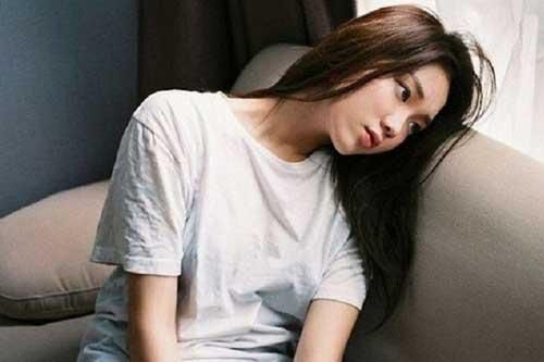 Về ra mắt được mẹ chồng tương lai đãi món cua biển, em mừng rỡ nhưng chưa kịp ăn thì đã méo xệch mặt vì câu nói của bác