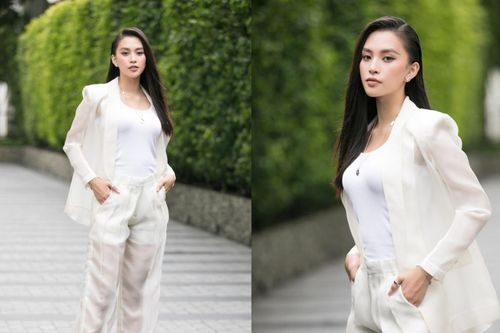 Hoa hậu Tiểu Vy diện vest xuyên thấu, nửa kín nửa hở khiến fan xiêu lòng