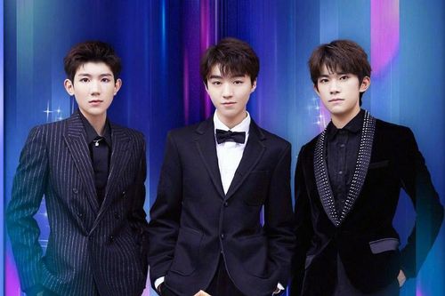 CCTV công bố poster khách mời nhân dịp lễ đặc biệt: TFBOYS ở vị trí trung tâm, Dương Tử, Chu Nhất Long chỉ đứng bên cạnh