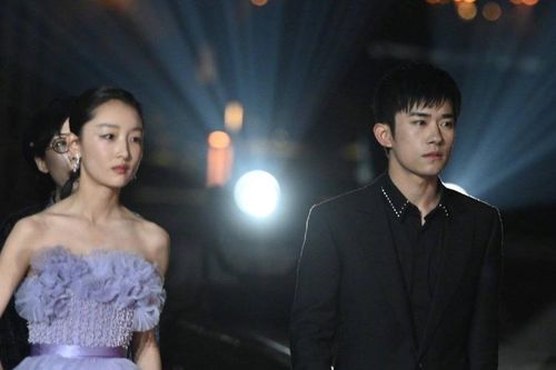 'Bách Hoa 2020': Dịch Dương Thiên Tỉ và Châu Đông Vũ thắng giải lớn với 'Em của niên thiếu'