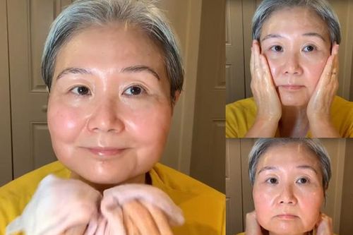 Quý bà 60 tuổi hướng dẫn cách massage chống lão hóa da mặt