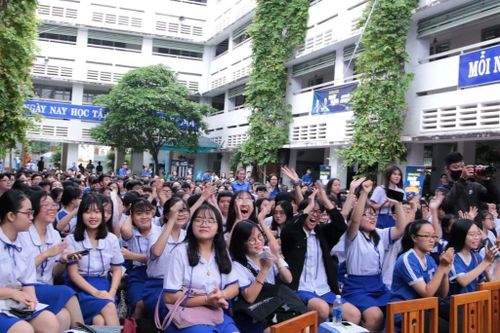 'Đánh thức khát vọng' đến với 1.000 học sinh đầu tiên ở TP.HCM