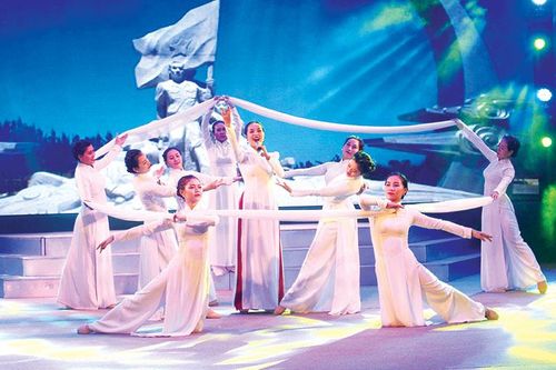 Kỷ niệm Ngày sân khấu Việt Nam (12-8 âm lịch): Tôn vinh nghệ thuật Và tri ân Tổ nghiệp