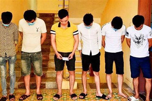 Phát hiện 18 thanh niên dương tính với ma túy tại quán karaoke