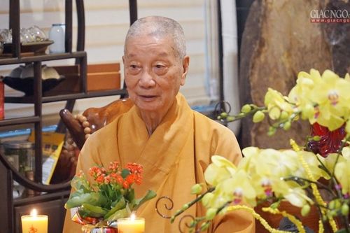Chư Ni xin chỉ đạo của Trưởng lão HT.Thích Trí Quảng