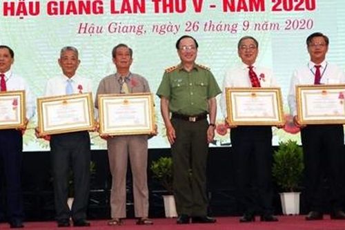 Thứ trưởng Nguyễn Văn Thành dự và chỉ đạo ĐH Thi đua yêu nước tỉnh Hậu Giang