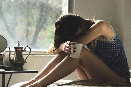 Trước lúc mất, mẹ chồng dúi vào tay tôi cuốn sổ tiết kiệm 1 tỷ với yêu cầu ngược đời khiến tôi mất ngủ cả tháng