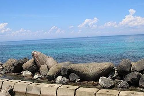 Vượt biển lớn đến với đảo nhỏ anh hùng