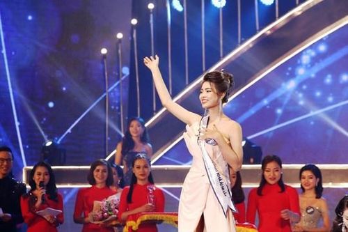 Hoa khôi 'Người đẹp Du lịch Quảng Bình' bị tước vương miện