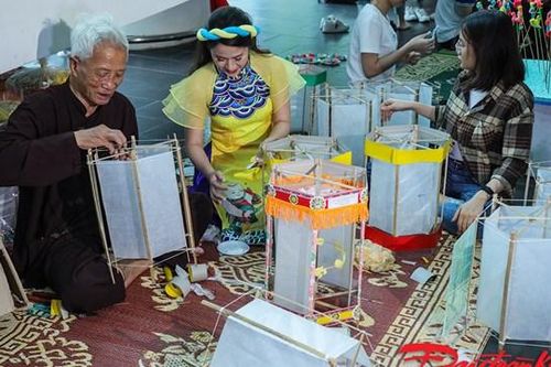 Gặp những người giữ lửa cho Trung thu