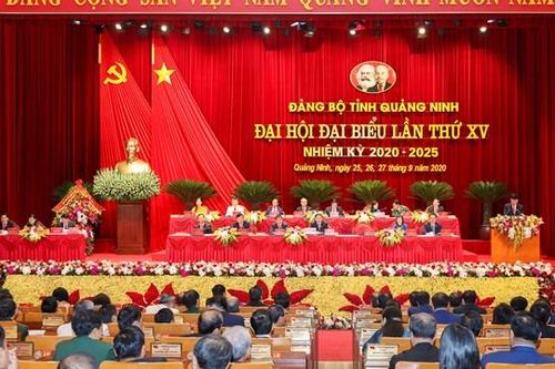 Xây dựng Quảng Ninh trở thành tỉnh dịch vụ, công nghiệp hiện đại