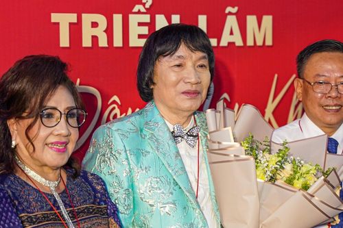 Nghệ sĩ Minh Vương mở triển lãm ảnh 60 năm đi hát