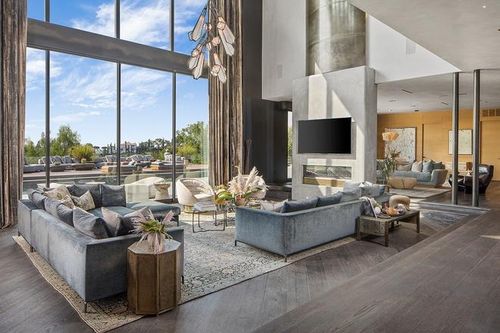 Ca sĩ John Legend mua biệt thự 17,5 triệu USD
