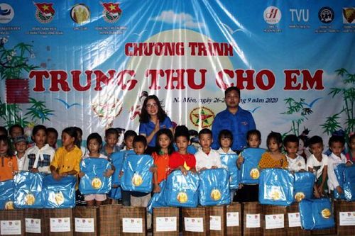 Trung thu đến sớm với trẻ em vùng cao