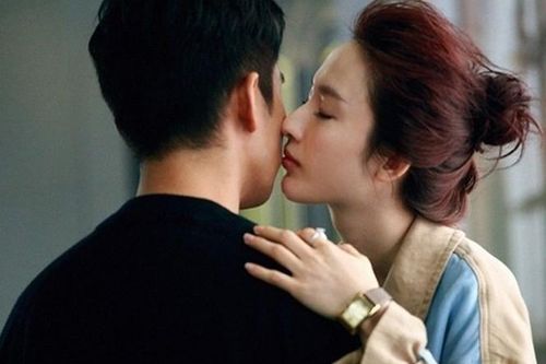 Chồng sốc tưởng ngừng thở khi biết nguyên nhân 'đẩy' vợ đi ngoại tình