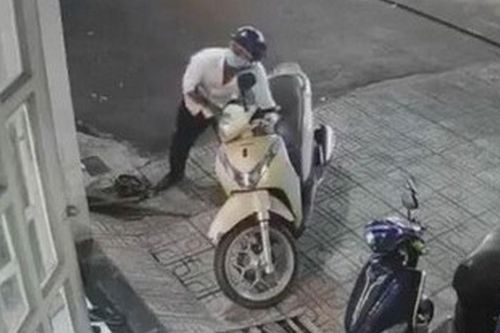 Trộm xe máy làm phương tiện đi cướp tài sản
