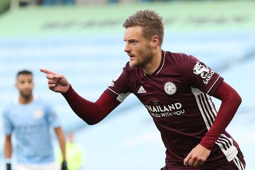 Vardy lập hat-trick, Leicester vùi dập Man City
