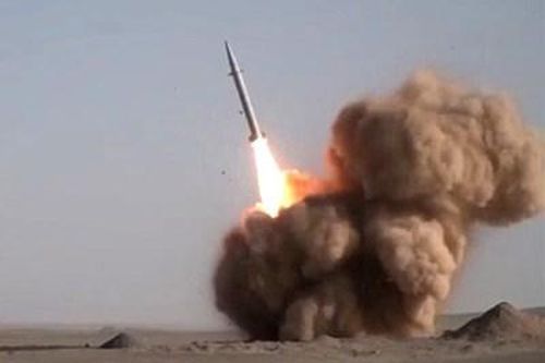 Iran lại 'khoe' tên lửa Raad-500 hiện đại trong kho vũ khí khổng lồ