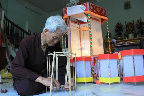 Trung thu 2020: Nghệ nhân Nguyễn Văn Quyền và tình yêu với đèn kéo quân