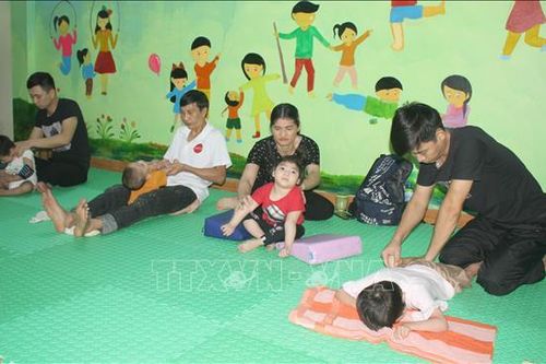 'Ngôi nhà xanh lá' - nơi tiếp sức cho trẻ bại não