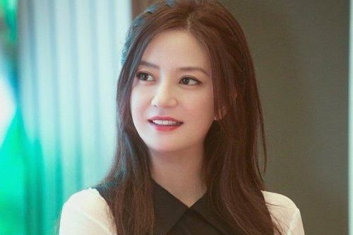 Hé lộ danh tính thiếu gia bị đồn hẹn hò với Triệu Vy