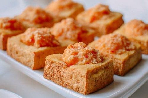Món ngon cuối tuần: Đã miệng với món đậu phụ nhồi tôm chiên giòn