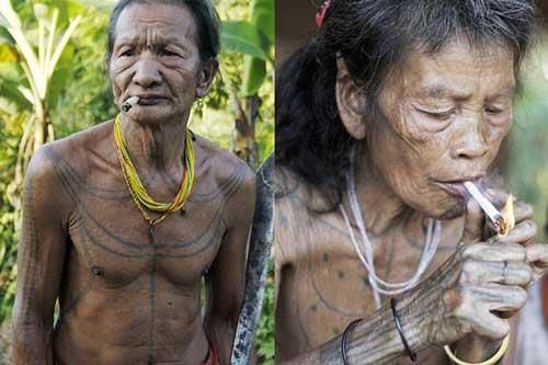 Kì lạ chuyện dùng đục mài răng và hộp sọ để...trang trí nhà
