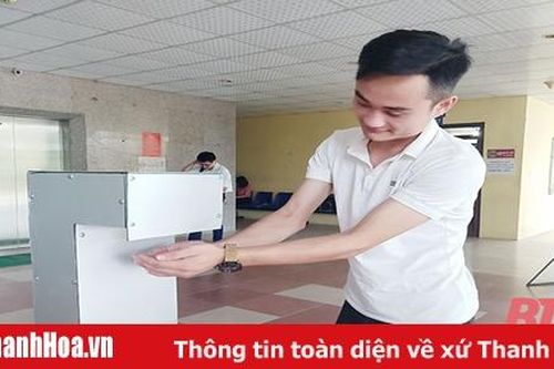 'Sáng tạo trẻ' với ý tưởng 'Máy đo thân nhiệt và rửa tay sát khuẩn tự động'
