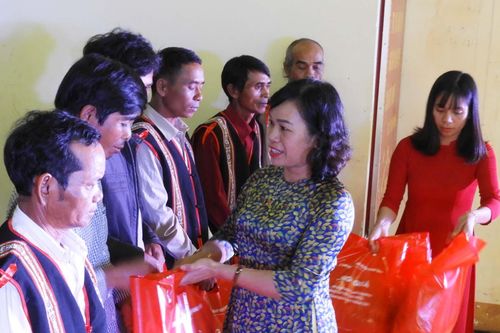 Mang Yang gặp mặt người uy tín trong đồng bào dân tộc thiểu số