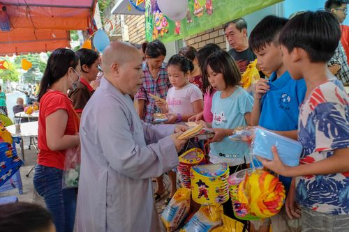 Ban Hướng dẫn Phật tử TP tổ chức đêm hội Trung thu