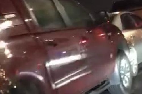 12 xe ô tô đâm liên hoàn trên cầu Nhật Tân