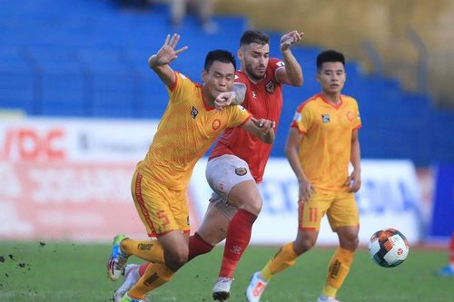 HLV Mai Xuân Hợp: 'Bầu Đệ không can thiệp vào quyết định xếp đội hình của tôi'