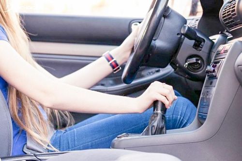 Tài xế mới hoặc lâu ngày không lái xe cần chú ý điều gì khi cầm vô lăng?