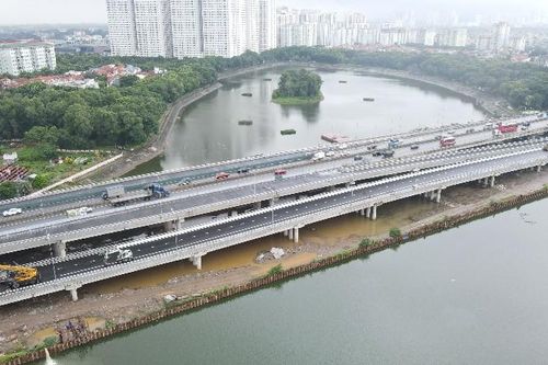 Ngắm đường vành đai 3 đi thấp qua hồ Linh Đàm sắp thông xe