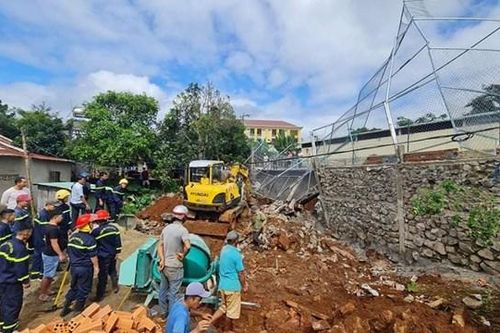 Đắk Nông: Sập bờ kè đang thi công, một người thiệt mạng