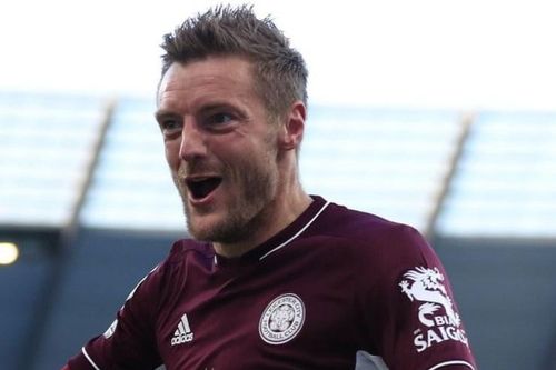 Vardy không cần chạy nhanh vẫn khiến Premier League sợ hãi