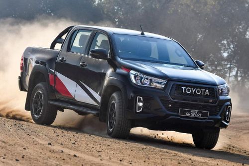 Toyota Hilux sẽ có bản hiệu suất cao cạnh tranh với Ford Ranger Raptor