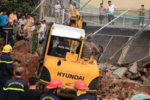Sập bờ kè, một công nhân tử vong