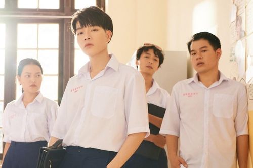 Đức Phúc lên tiếng về tranh cãi trang phục trong MV