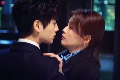 Hậu trường cảnh tình cảm của La Vân Hi và Bạch Lộc