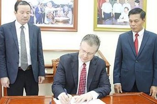 Đại sứ Mỹ thăm khu di tích Bạch Đằng Giang