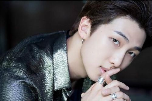 RM BTS phản ứng khi đọc được bình luận nhục mạ của antifan