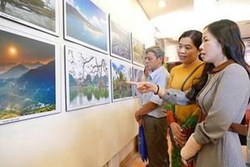Triển lãm ảnh nghệ thuật Hải Âu tuổi 30